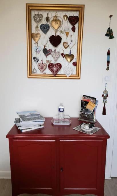 Les Abelias Bed & Breakfast Hauterive  ภายนอก รูปภาพ