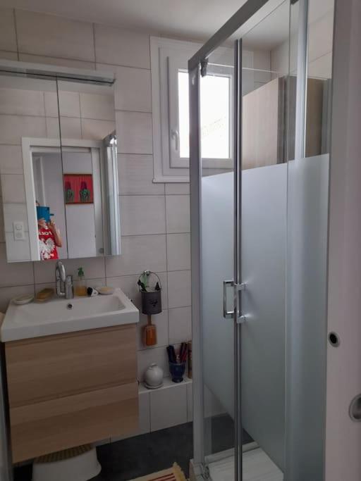 Les Abelias Bed & Breakfast Hauterive  ภายนอก รูปภาพ
