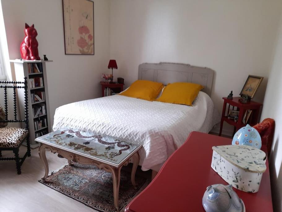 Les Abelias Bed & Breakfast Hauterive  ภายนอก รูปภาพ